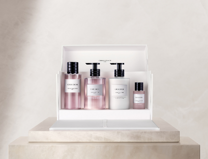 Gris Dior L'Art du Parfumage Set Eau de Parfum (200 ml), Liquid Soap (300 ml), Hydrating Lotion (300 ml) and Hair Perfume (40 ml)