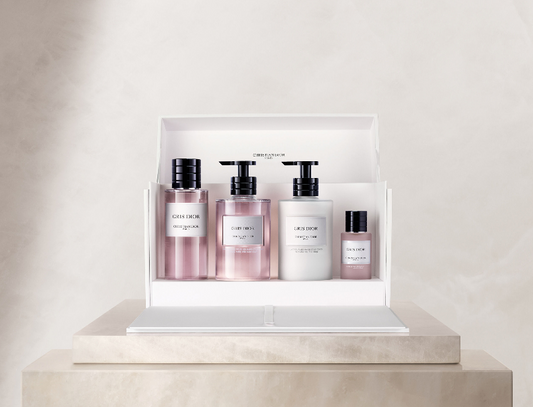 Gris Dior L'Art du Parfumage Set Eau de Parfum (200 ml), Liquid Soap (300 ml), Hydrating Lotion (300 ml) and Hair Perfume (40 ml)