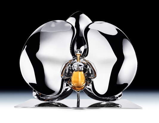 l  Virtuoso French feather atelier Maison Février offers a new take on the Miss Dior bottle Discover J’adore by Marc Quinn